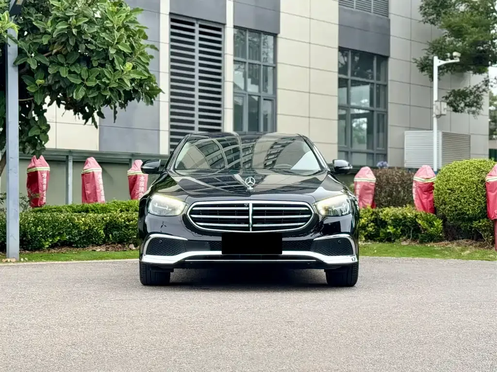 Mercedes-Benz E-Class — фото 9