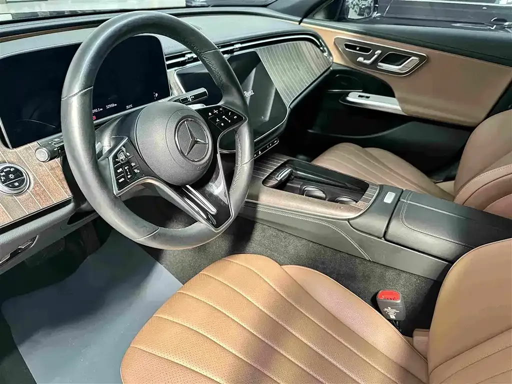 Mercedes-Benz E-Class — фото 10