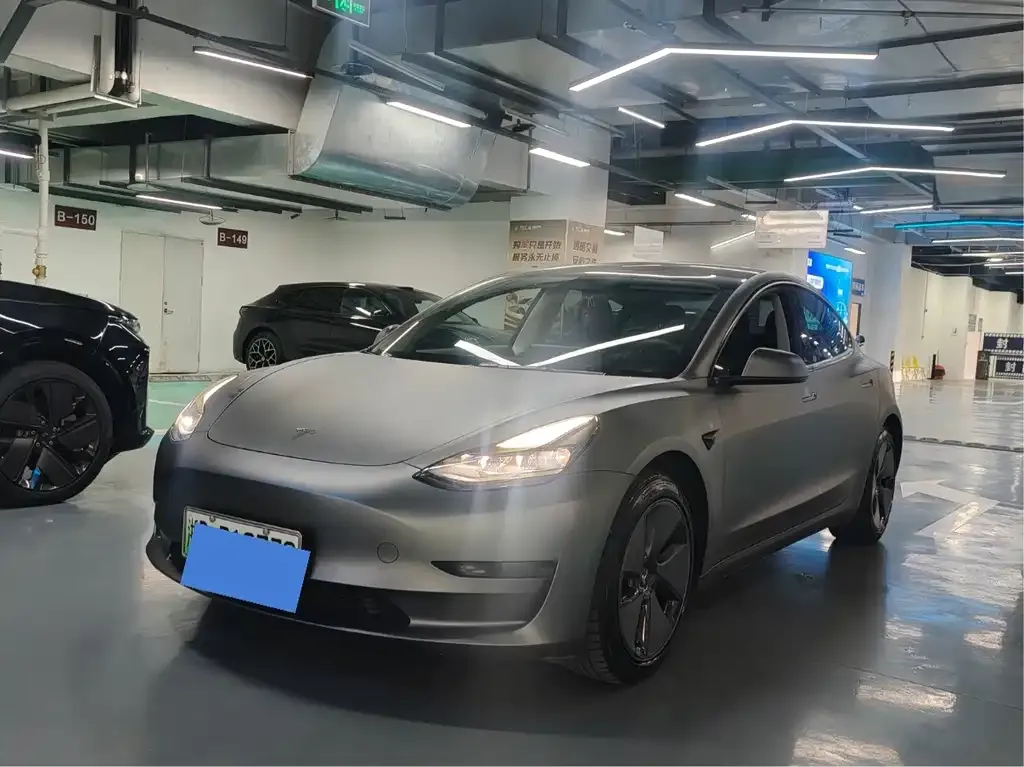 Tesla Model 3 — фото 1