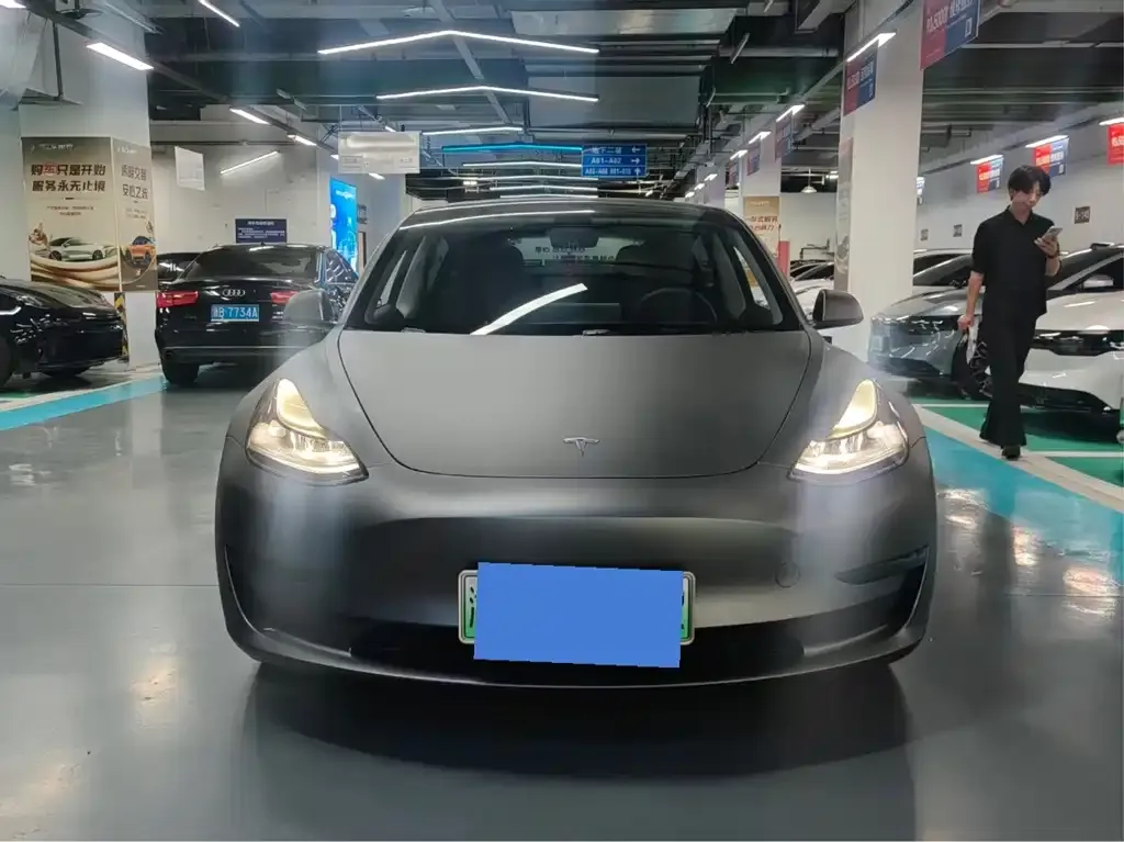 Tesla Model 3 — фото 8