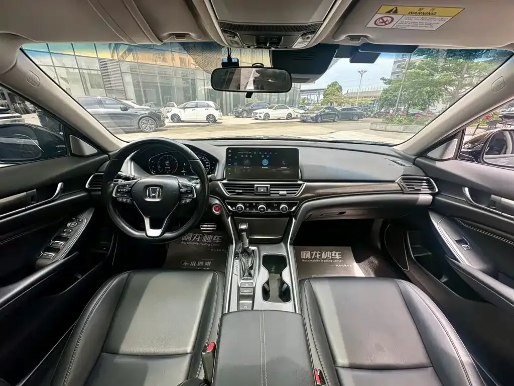 Honda Accord — фото 8