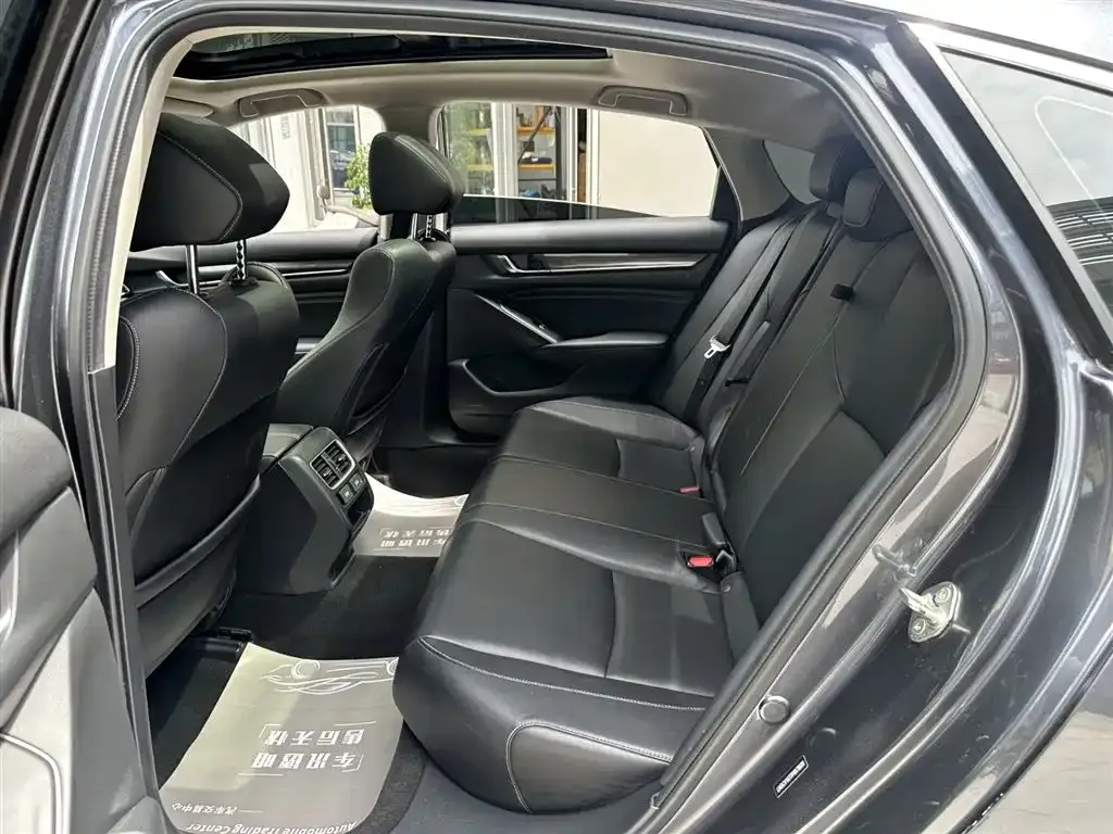 Honda Accord — фото 2