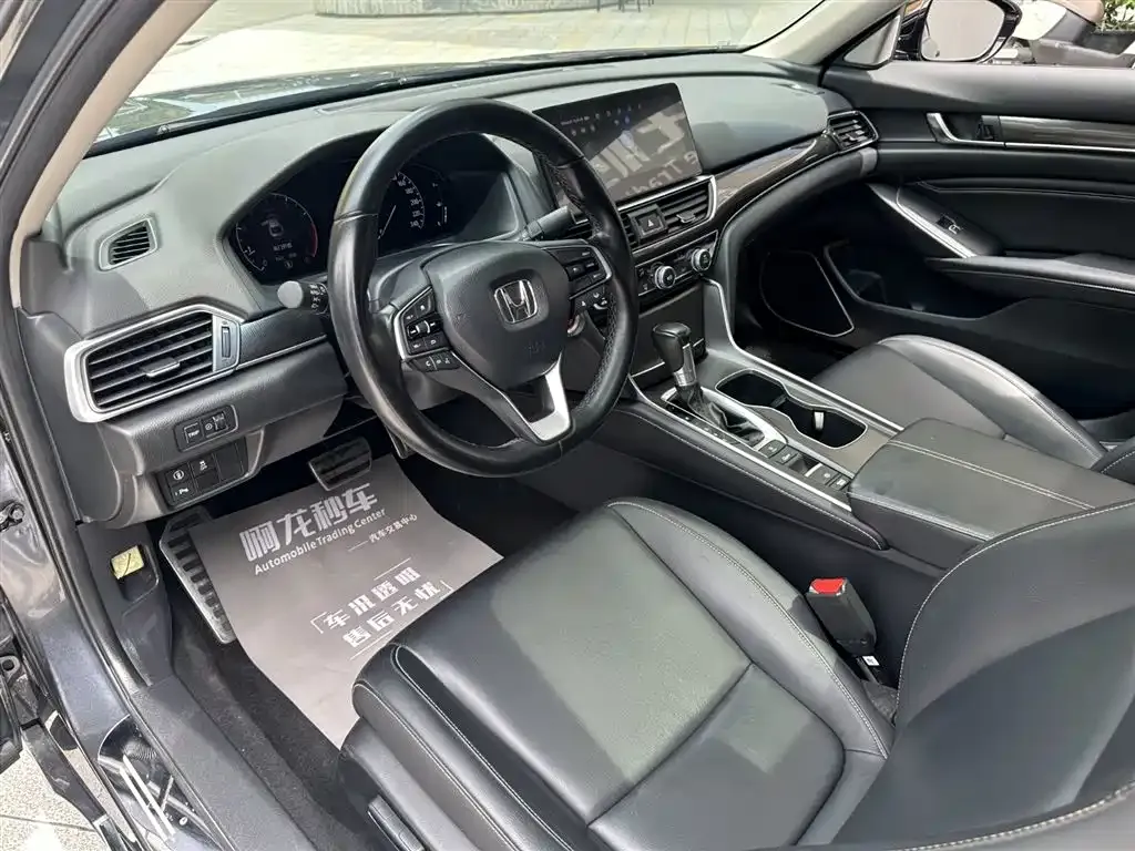 Honda Accord — фото 10