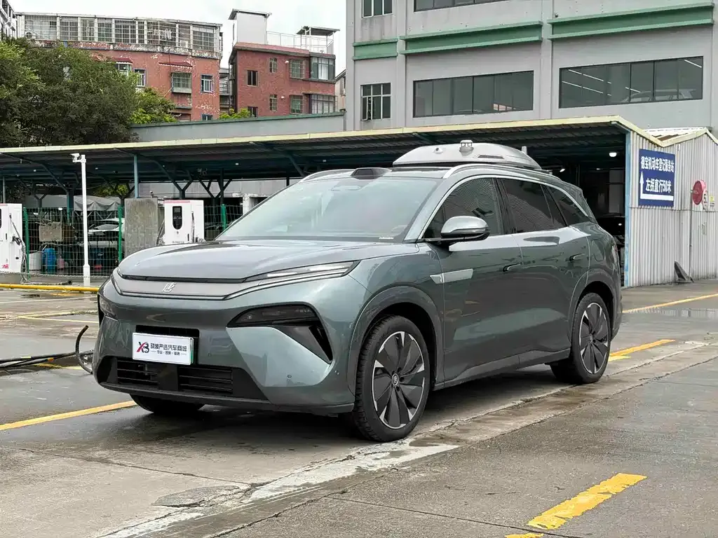 BYD Tang L — фото 1