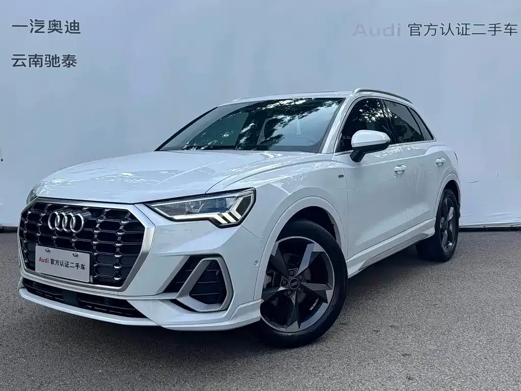 Audi Q3 — фото 1