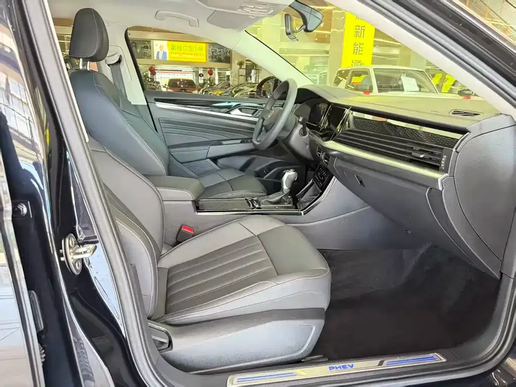 Volkswagen 帕萨特插电混动 — фото 6