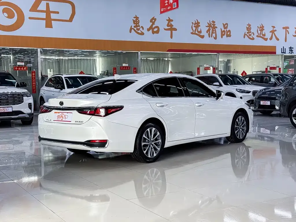 Lexus ES — фото 9