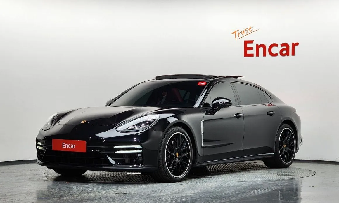 Porsche Panamera — фото 1