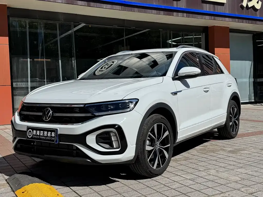 Volkswagen T-Roc — фото 1