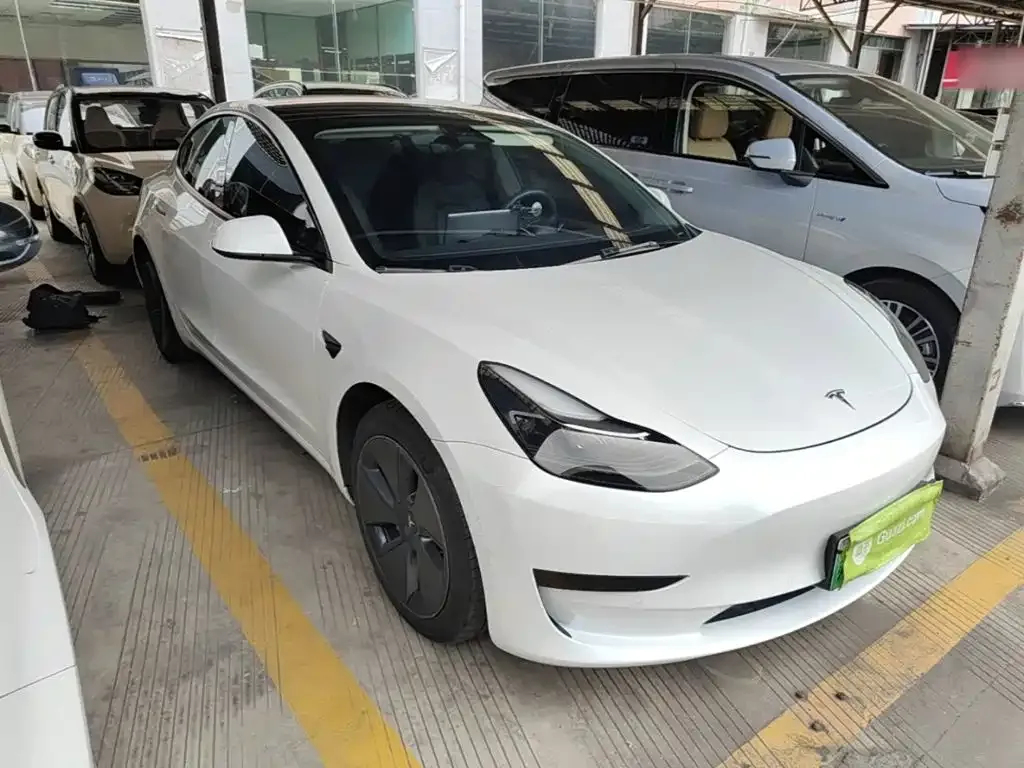 Tesla Model 3 — фото 6