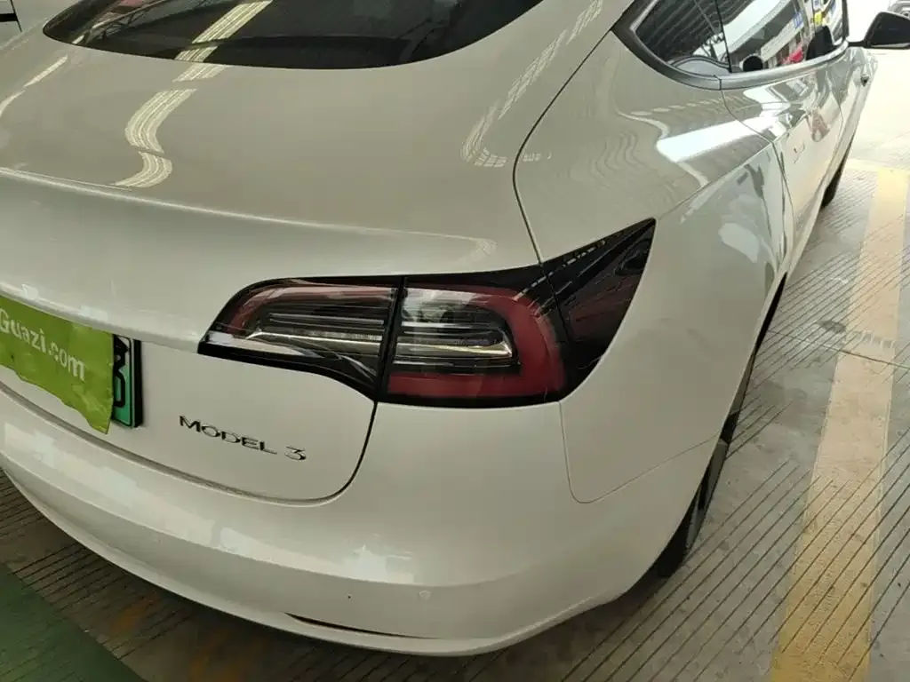 Tesla Model 3 — фото 3