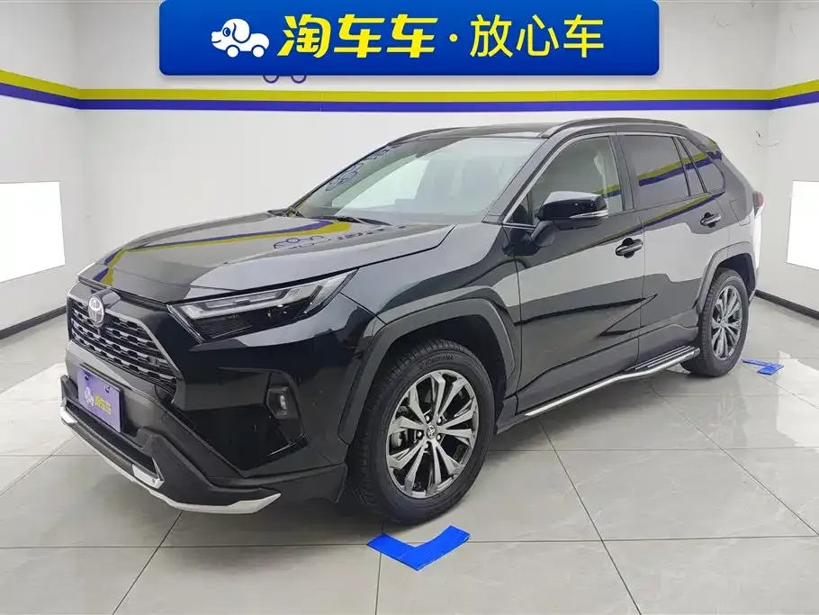 Toyota RAV4 — фото 1