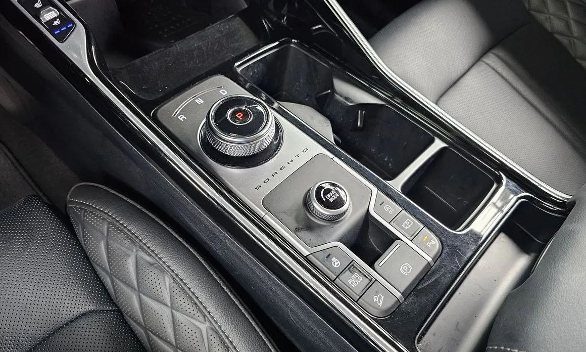 Kia Sorento — фото 9