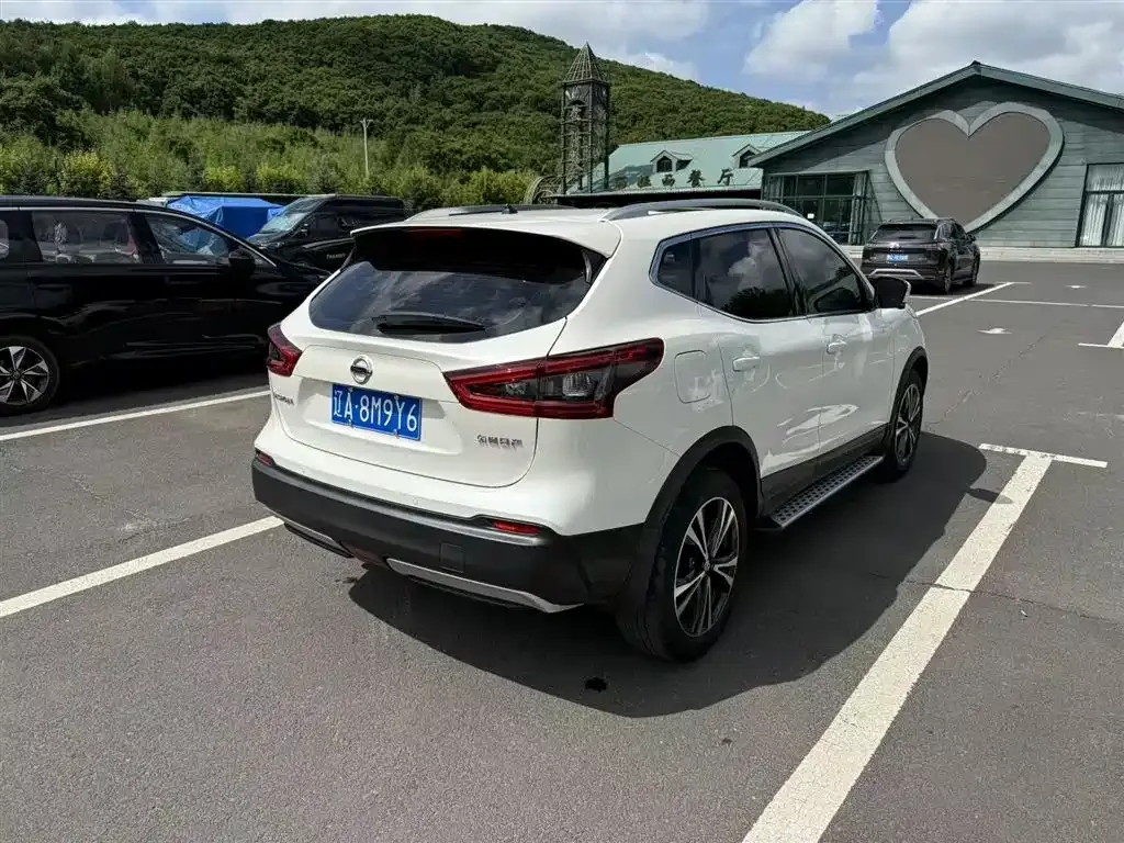 Nissan Qashqai — фото 4