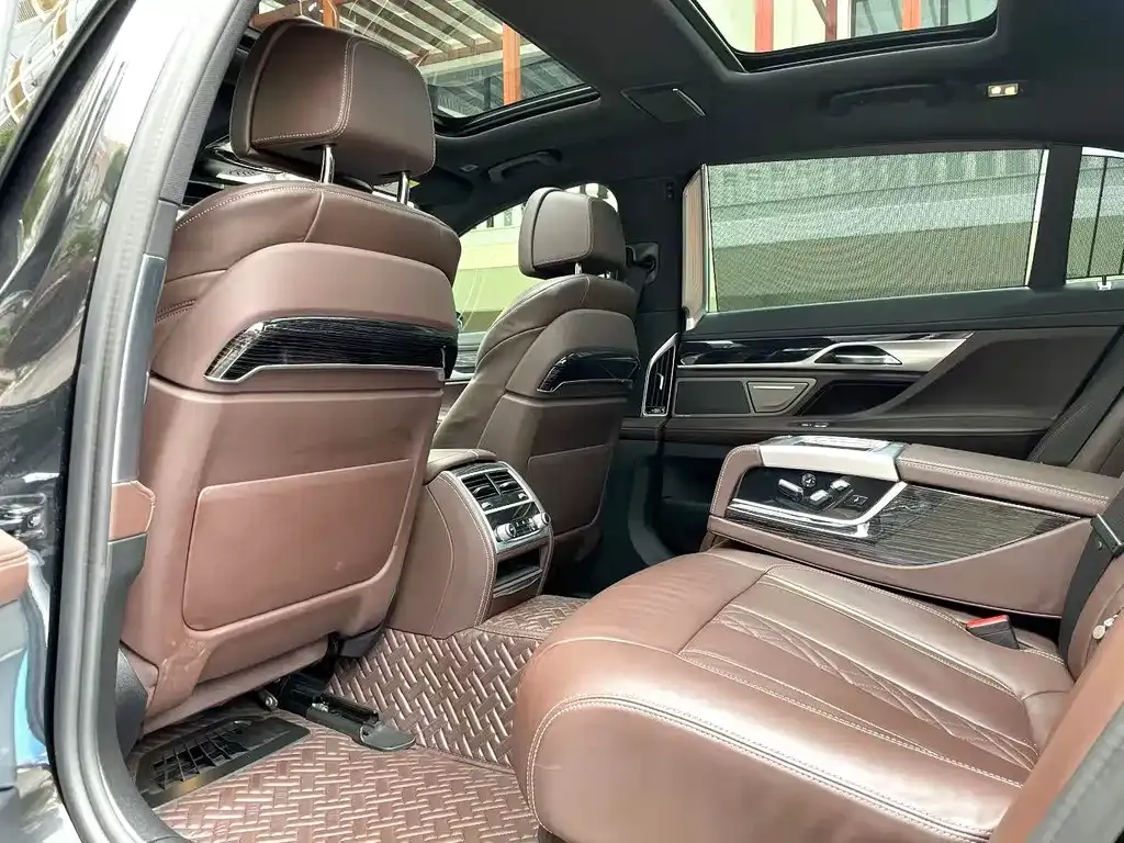 BMW 7 Series 2022 из CN, фото 6