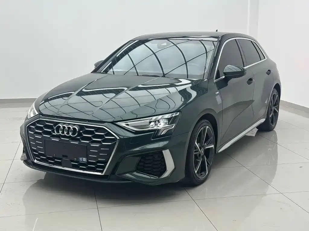 Audi A3 — фото 1