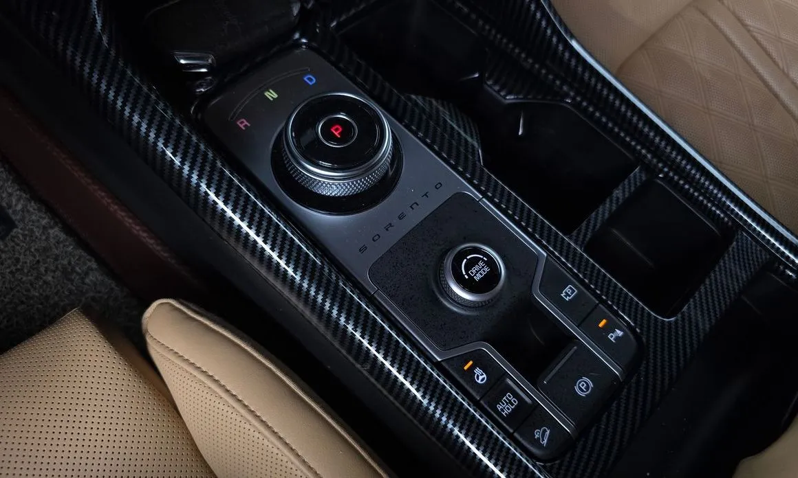 Kia Sorento — фото 8