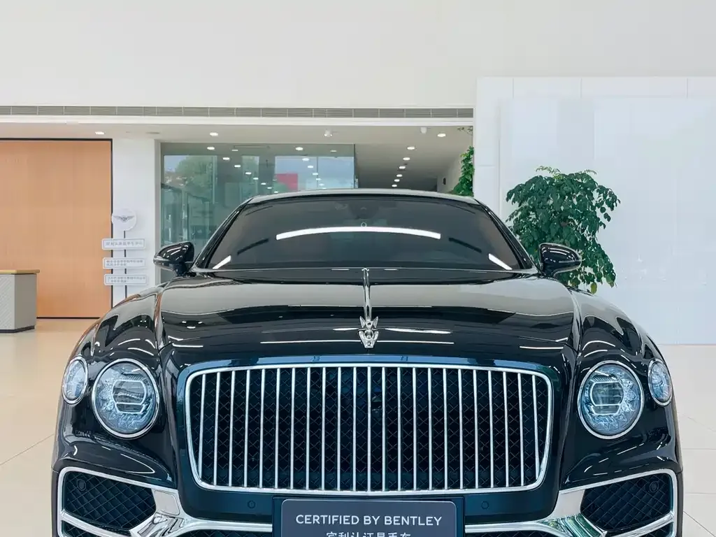 Bentley Flying Spur PHEV — фото 4