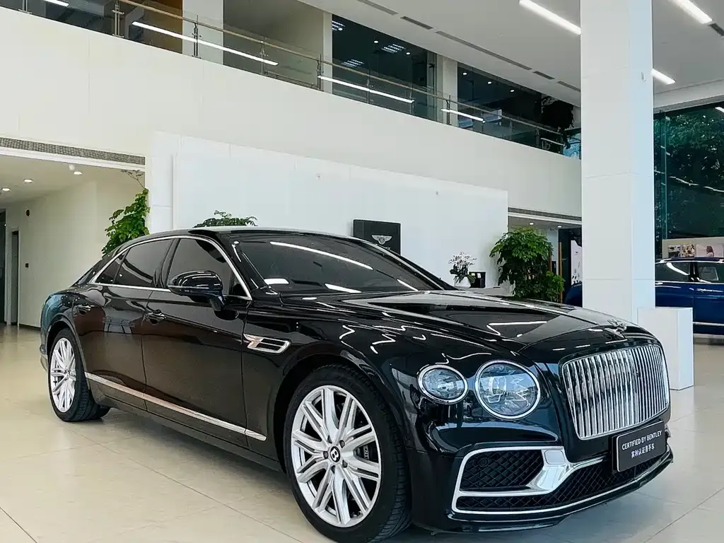 Bentley Flying Spur PHEV — фото 3