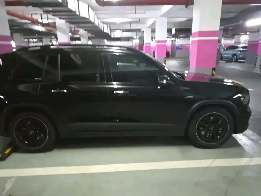 Mercedes-Benz GLB AMG — фото 3