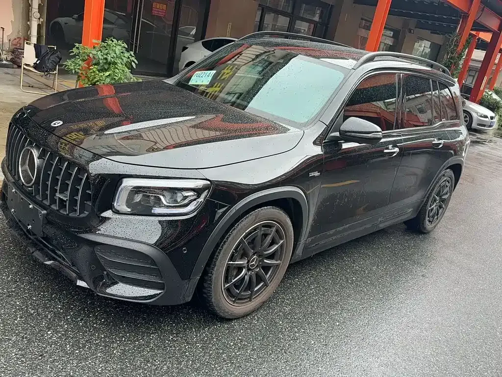 Mercedes-Benz GLB AMG — фото 10