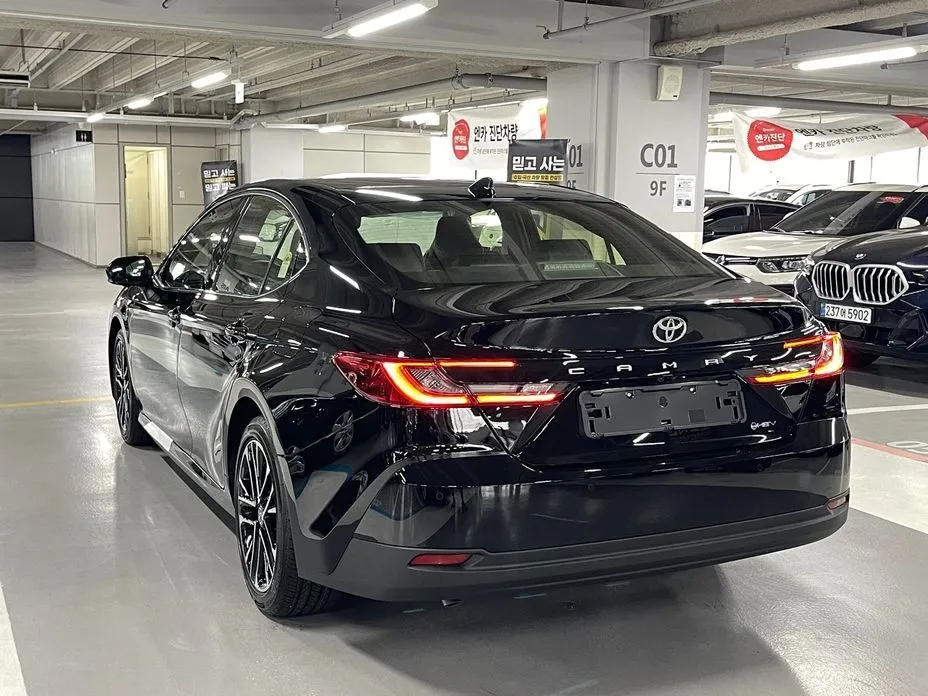 Toyota Camry — фото 4
