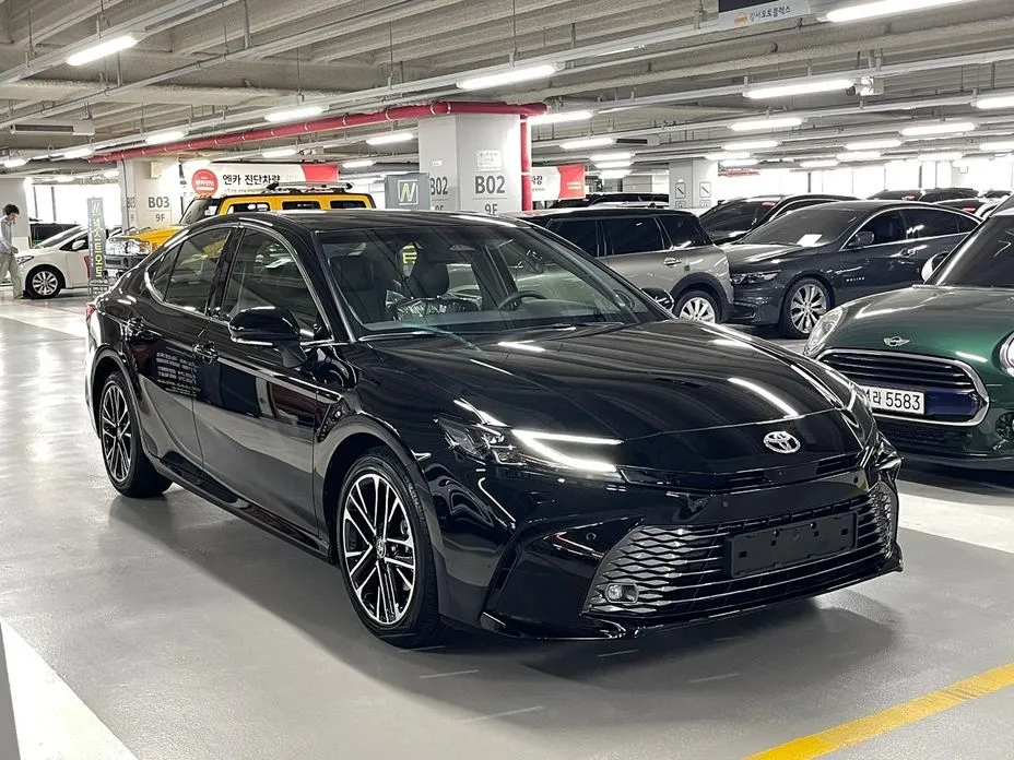 Toyota Camry — фото 3