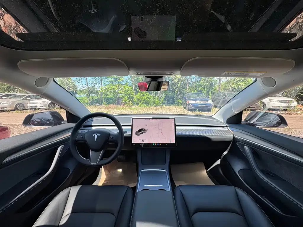 Tesla Model 3 — фото 7