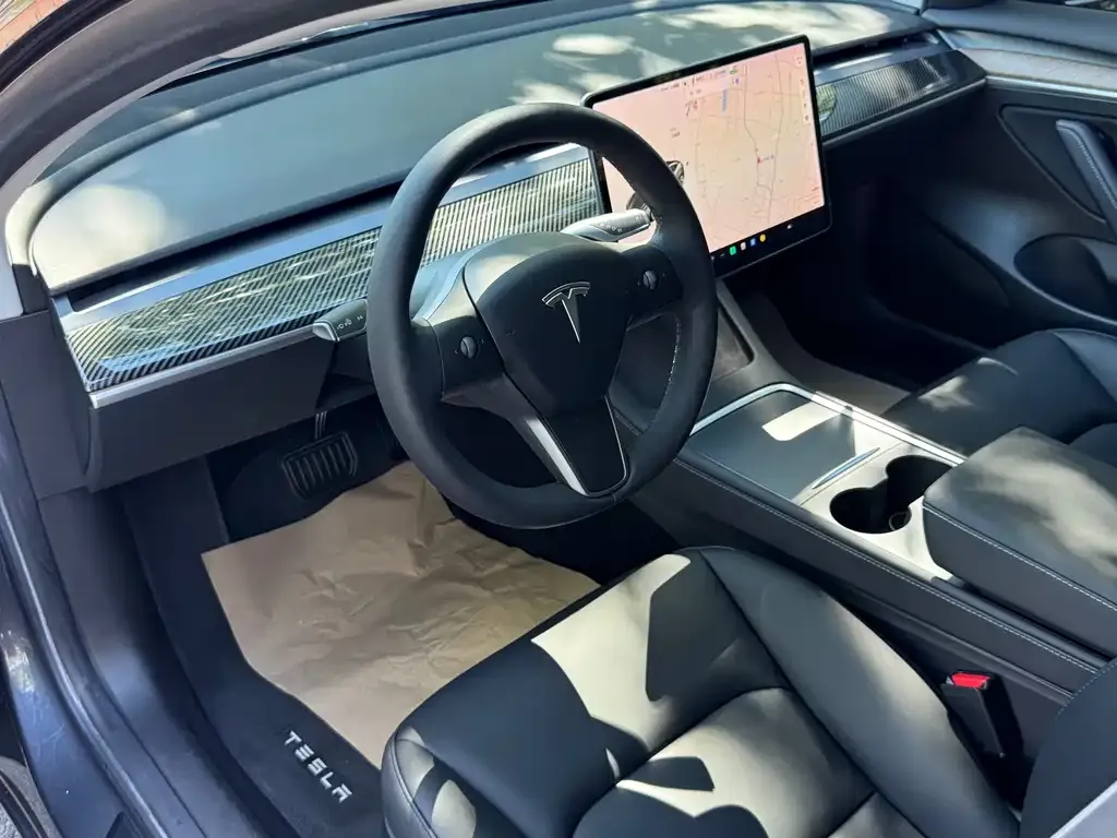Tesla Model 3 — фото 6