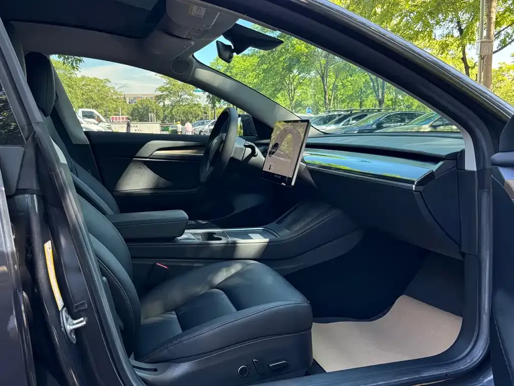 Tesla Model 3 — фото 5