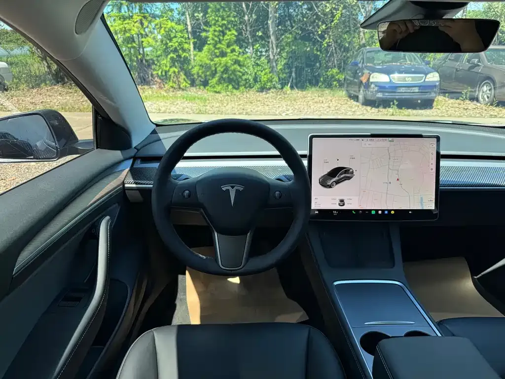 Tesla Model 3 — фото 3