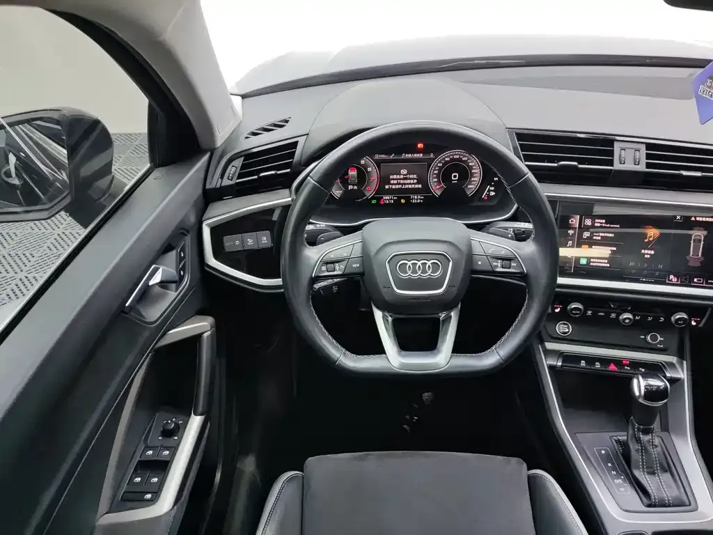 Audi Q3 — фото 3