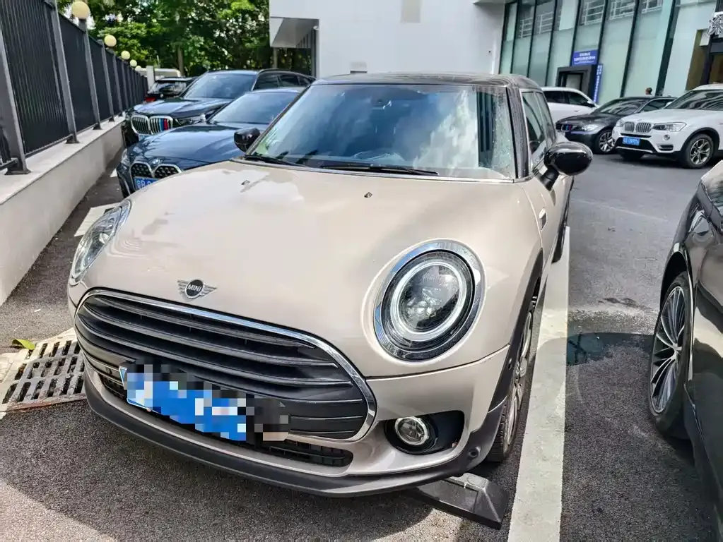MINI Clubman — фото 1