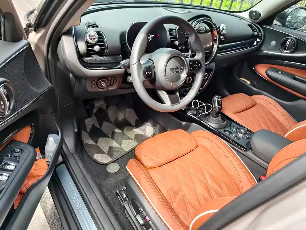MINI Clubman — фото 6