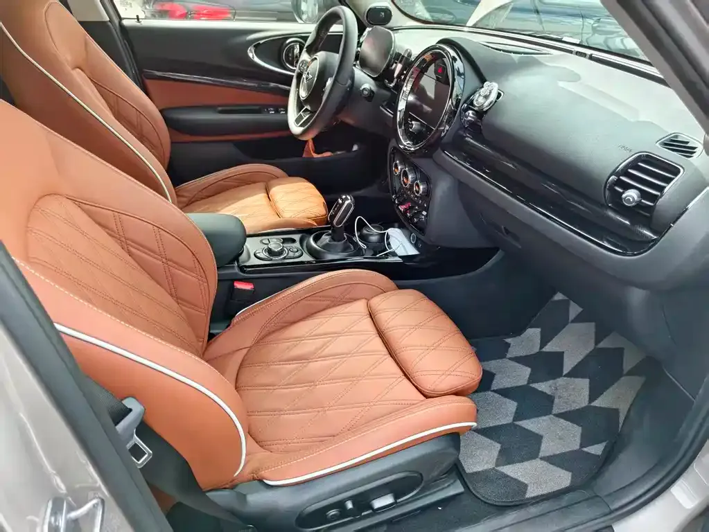 MINI Clubman — фото 2