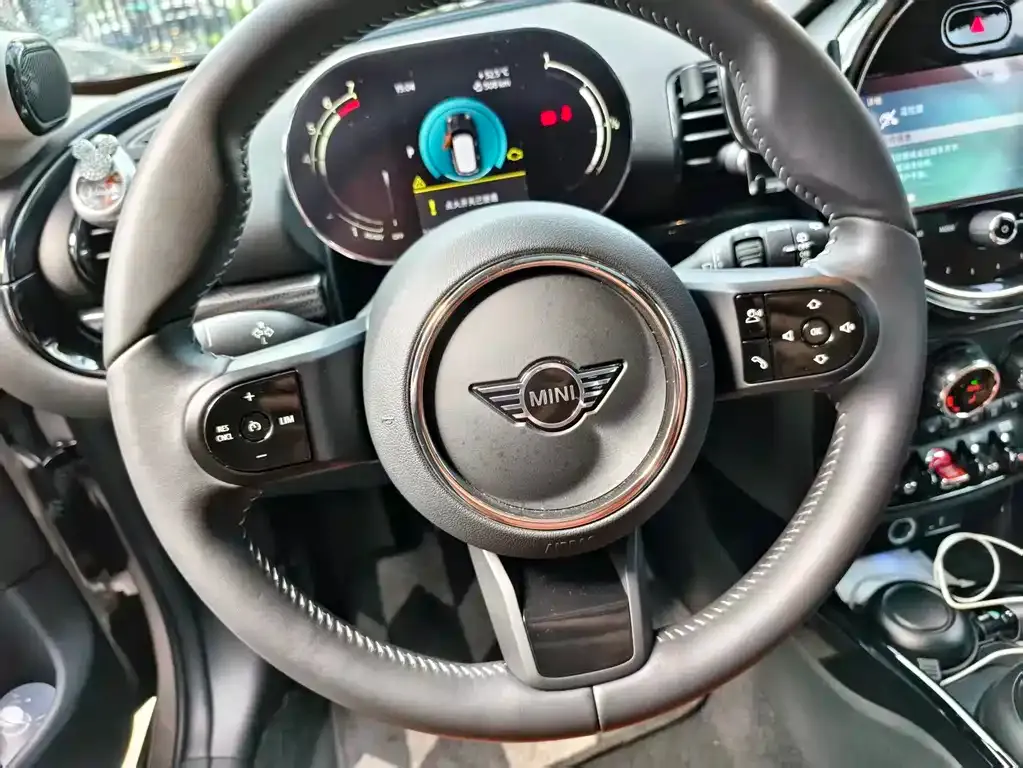MINI Clubman — фото 7