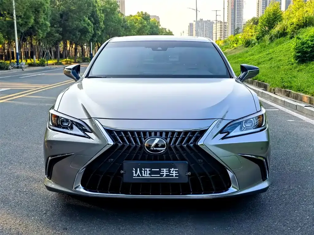 Lexus ES — фото 6