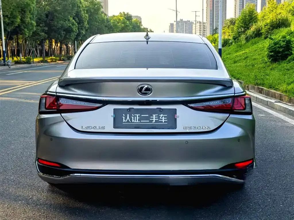 Lexus ES — фото 4