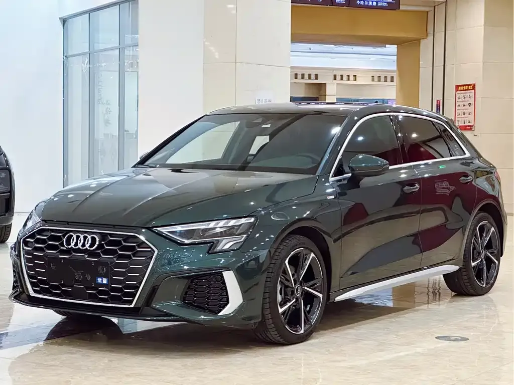 Audi A3 — фото 1