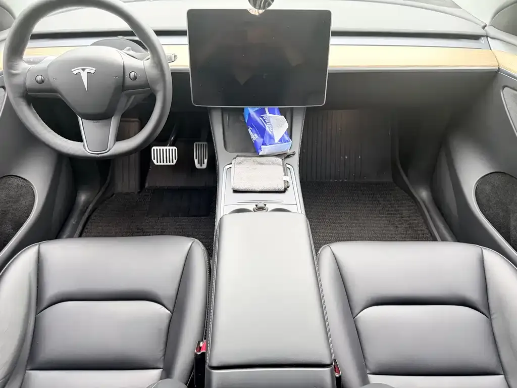 Tesla Model Y — фото 2