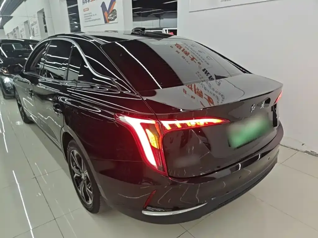 Hongqi E-QM5 — фото 9