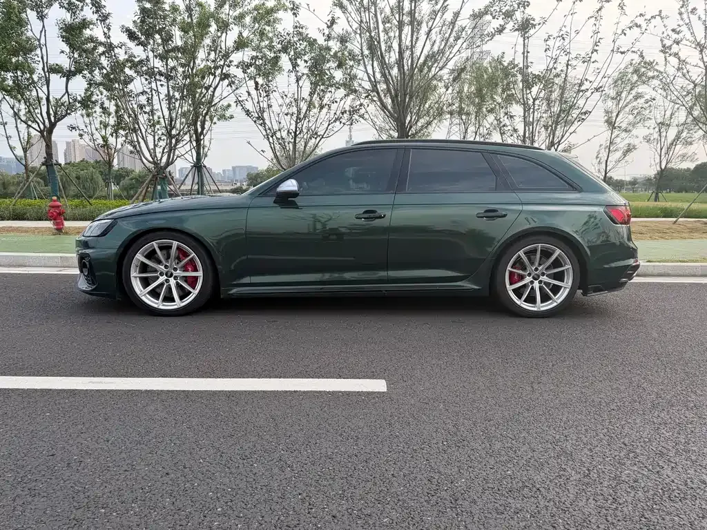 Audi RS 4 — фото 7