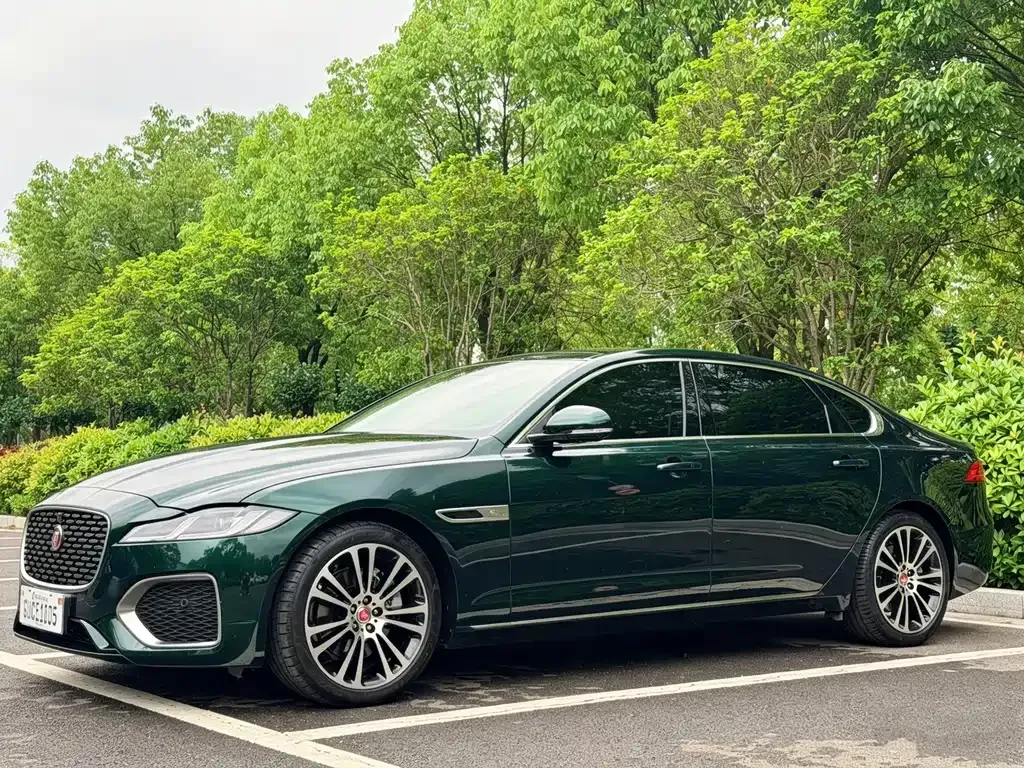 Jaguar XFL — фото 1