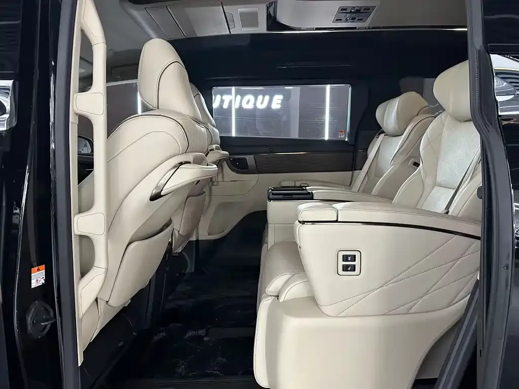 Toyota Vellfire — фото 6
