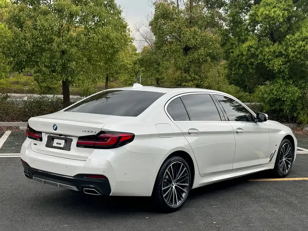 BMW 5 Series — фото 10