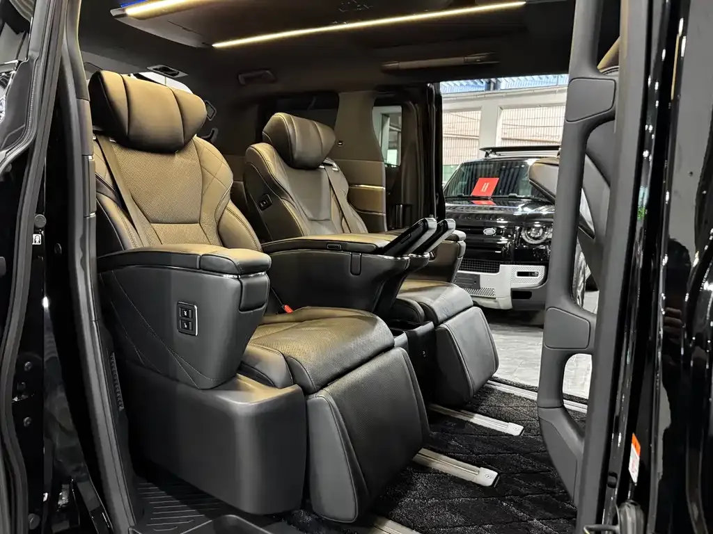 Toyota Vellfire — фото 6