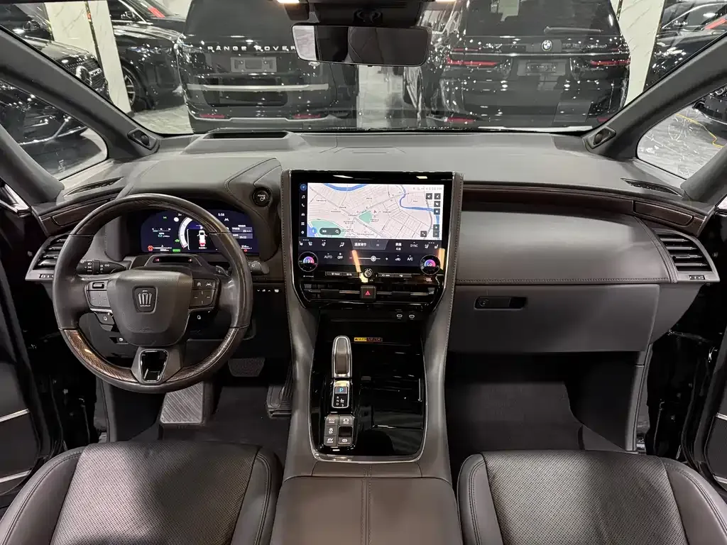 Toyota Vellfire — фото 8