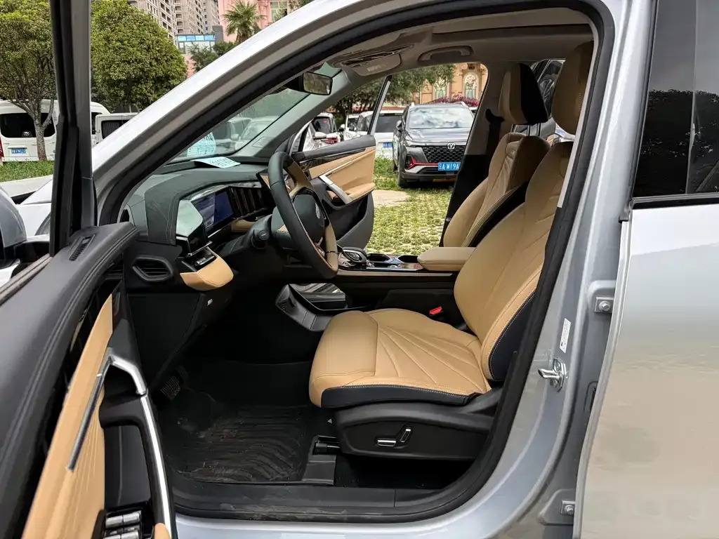 Geely Boyue L 2024 из CN, фото 2