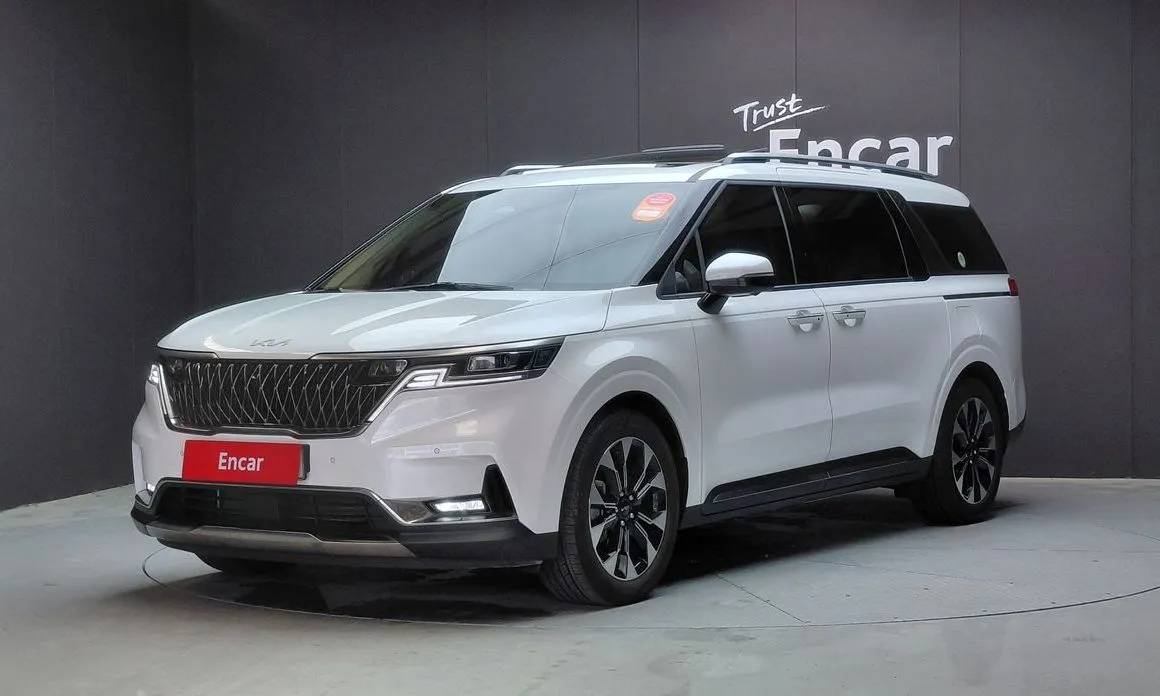 Kia Carnival — фото 1