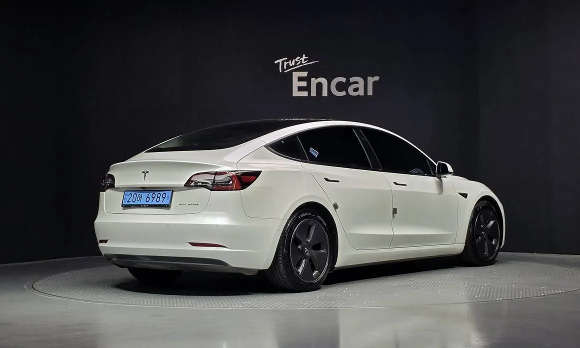 Tesla Model 3 — фото 4